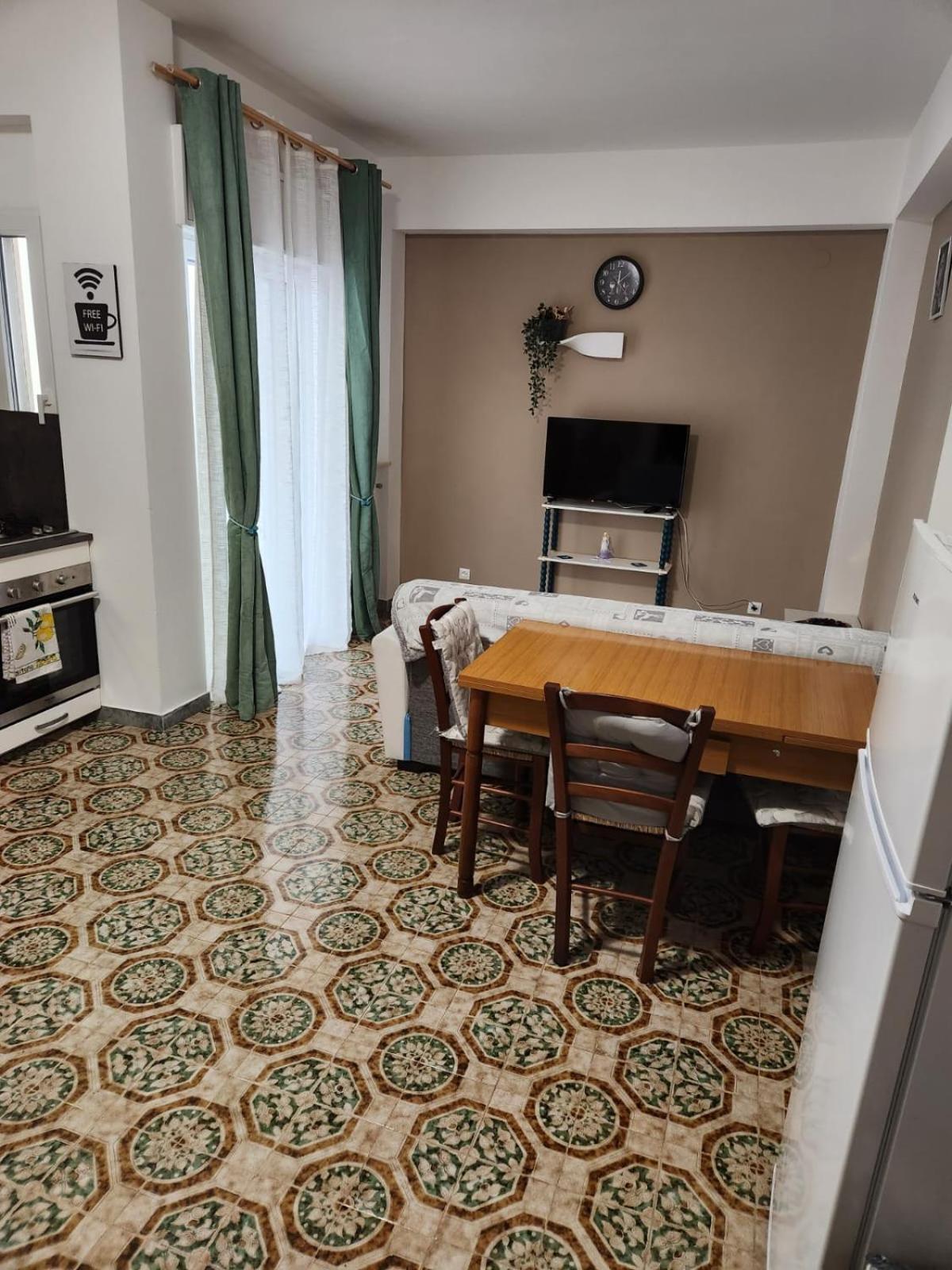Аppartamenti Vicino Al Mare Apartment Scalea Exterior photo